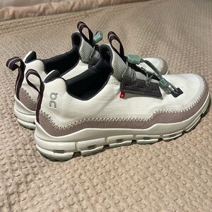 On Running Women's Cloudaway Shoes - Ice / Moss